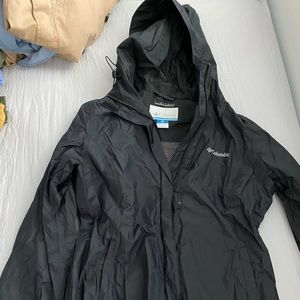 Women’s Columbia rain jacket, size small